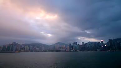 香港维多利亚港经济中心云层延迟拍摄实拍视频的预览图